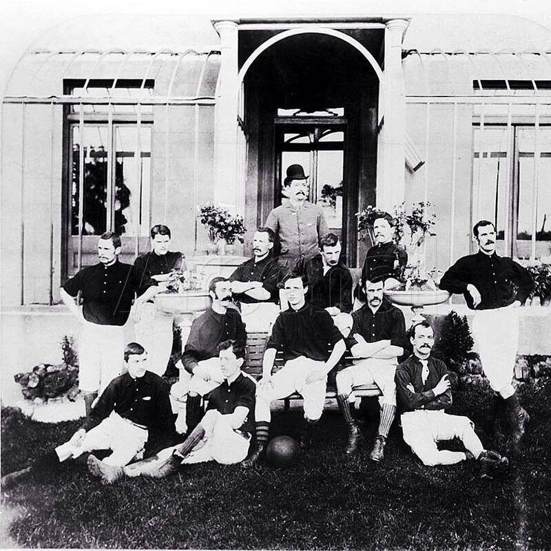 800x800, 152 Kb / Арсенал, футбол, команда, Великобритания, усы, Англия, ч/б