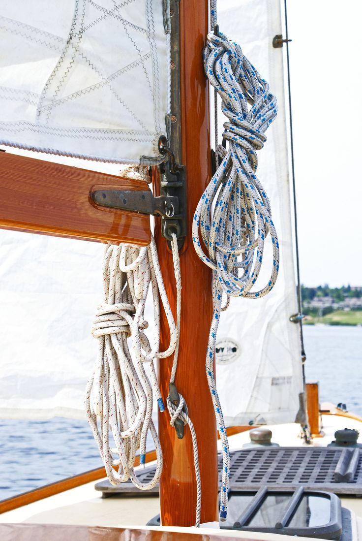 736x1099, 144 Kb / Мачта, парус, канат, верёвка, яхта