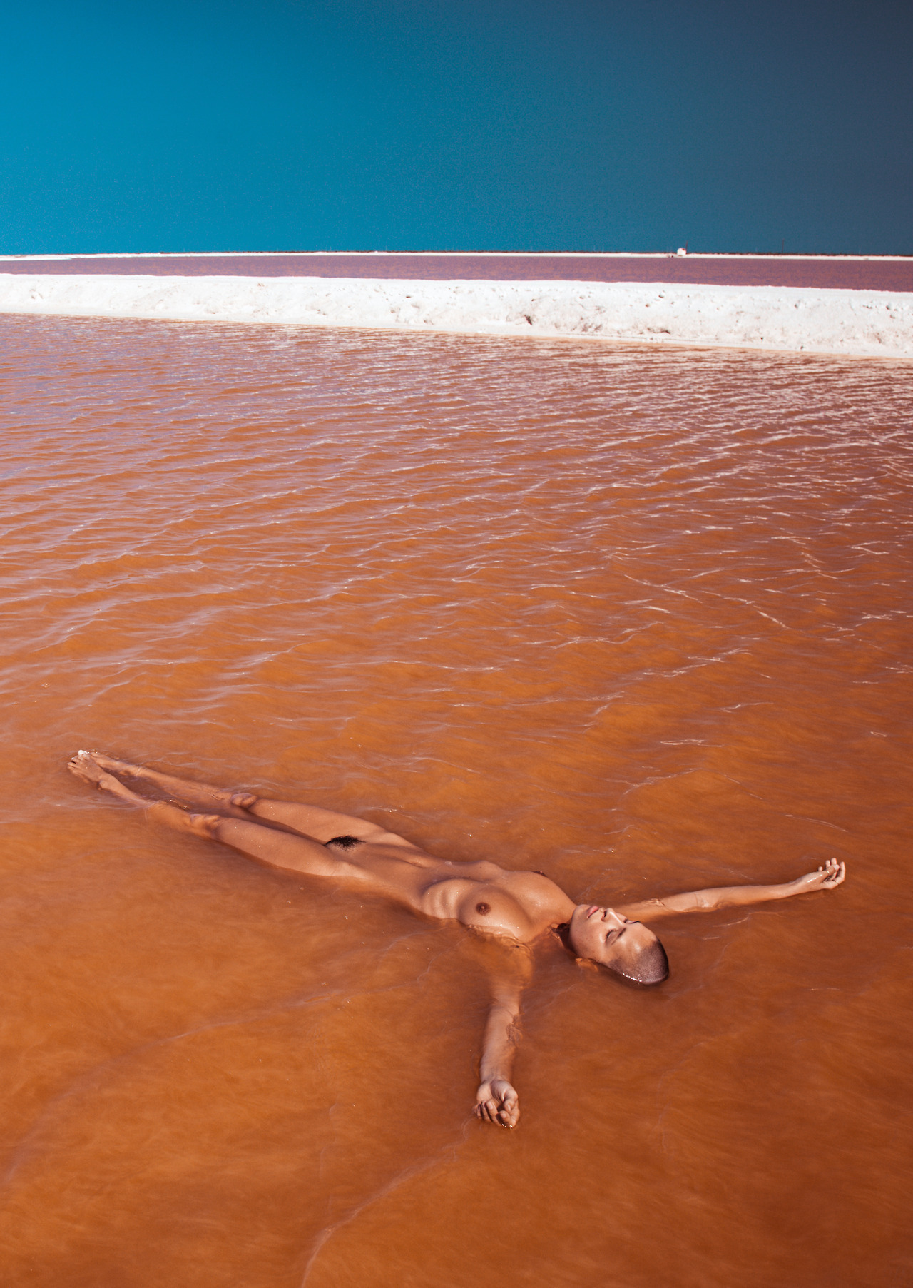 1280x1805, 619 Kb / Marisa Papen, голая, мохнатка, пляж