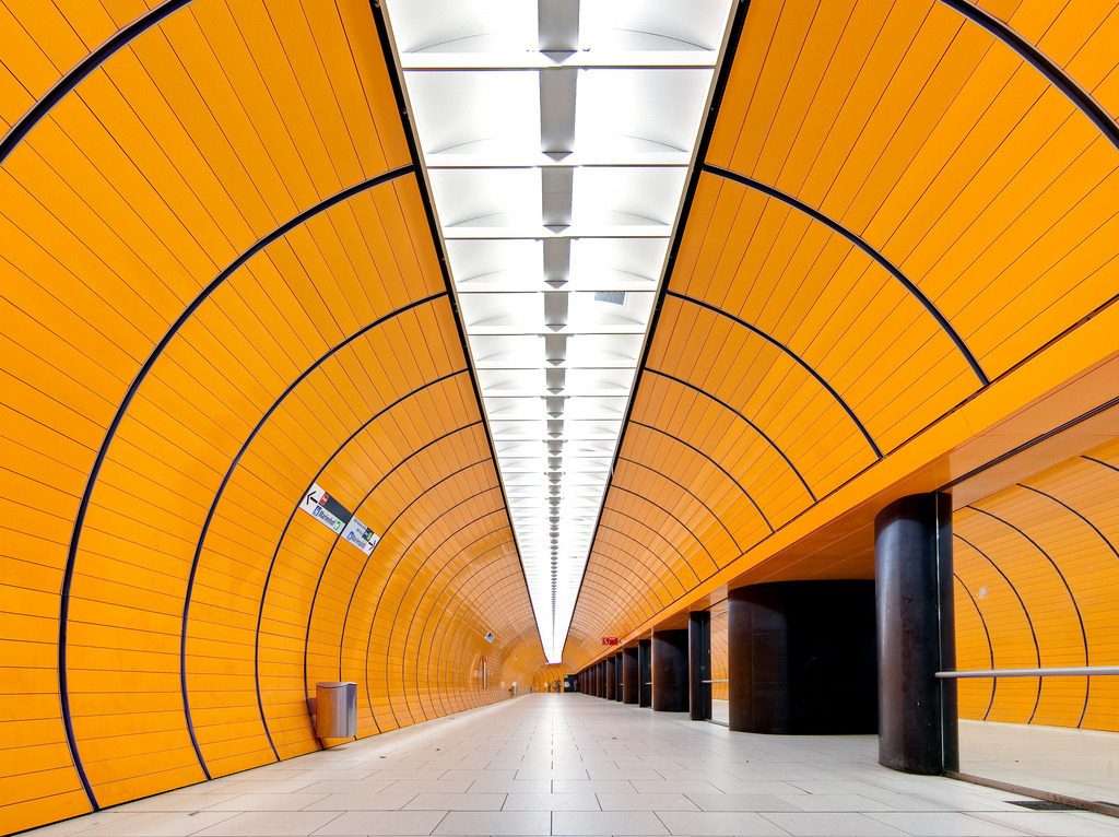 1024x766, 363 Kb / Желтый, станция, туннель, метро, железная дорога