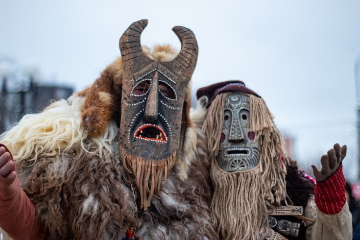 735x490, 55 Kb / черти, ряженные, маска