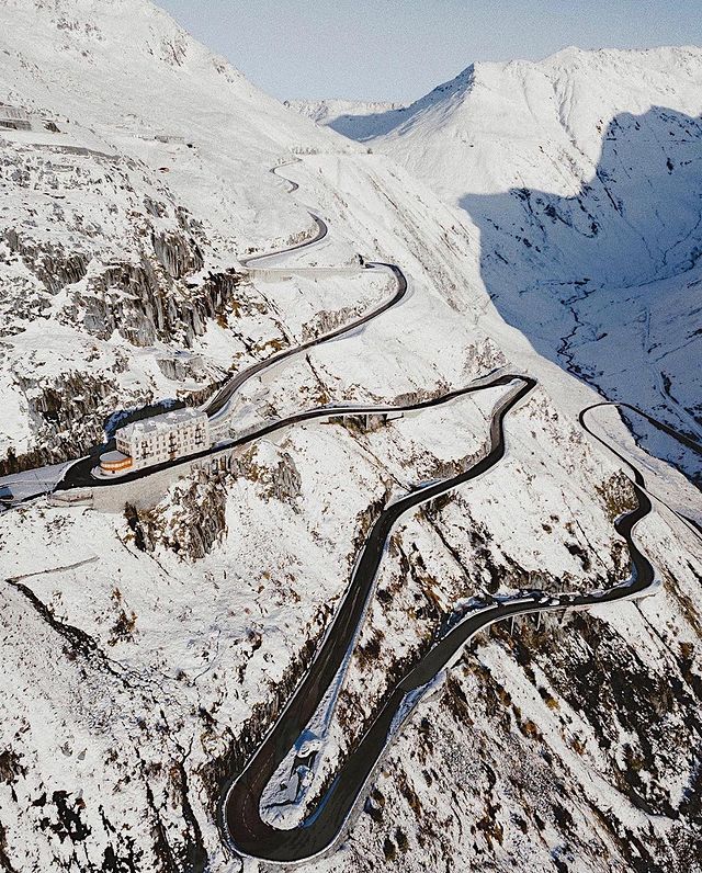 640x796, 206 Kb / дорога, отель, горы, Бельведер, Швейцария, gletscher belvedere, belvedere, серпантин, снег