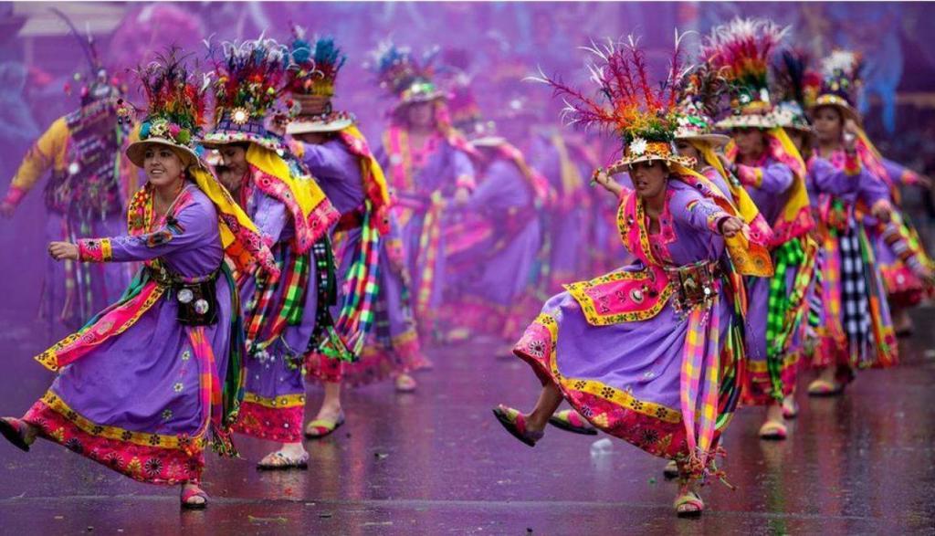 1024x587, 108 Kb / цвета,отблеск,одежды,движение