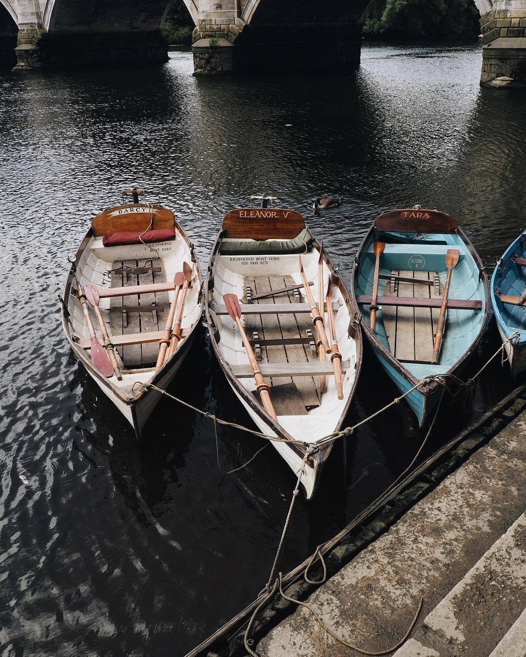 1080x1350, 312 Kb / лодка, весло, мост, река