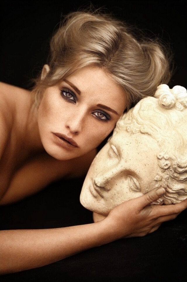 640x963, 145 Kb / голова, мрамор