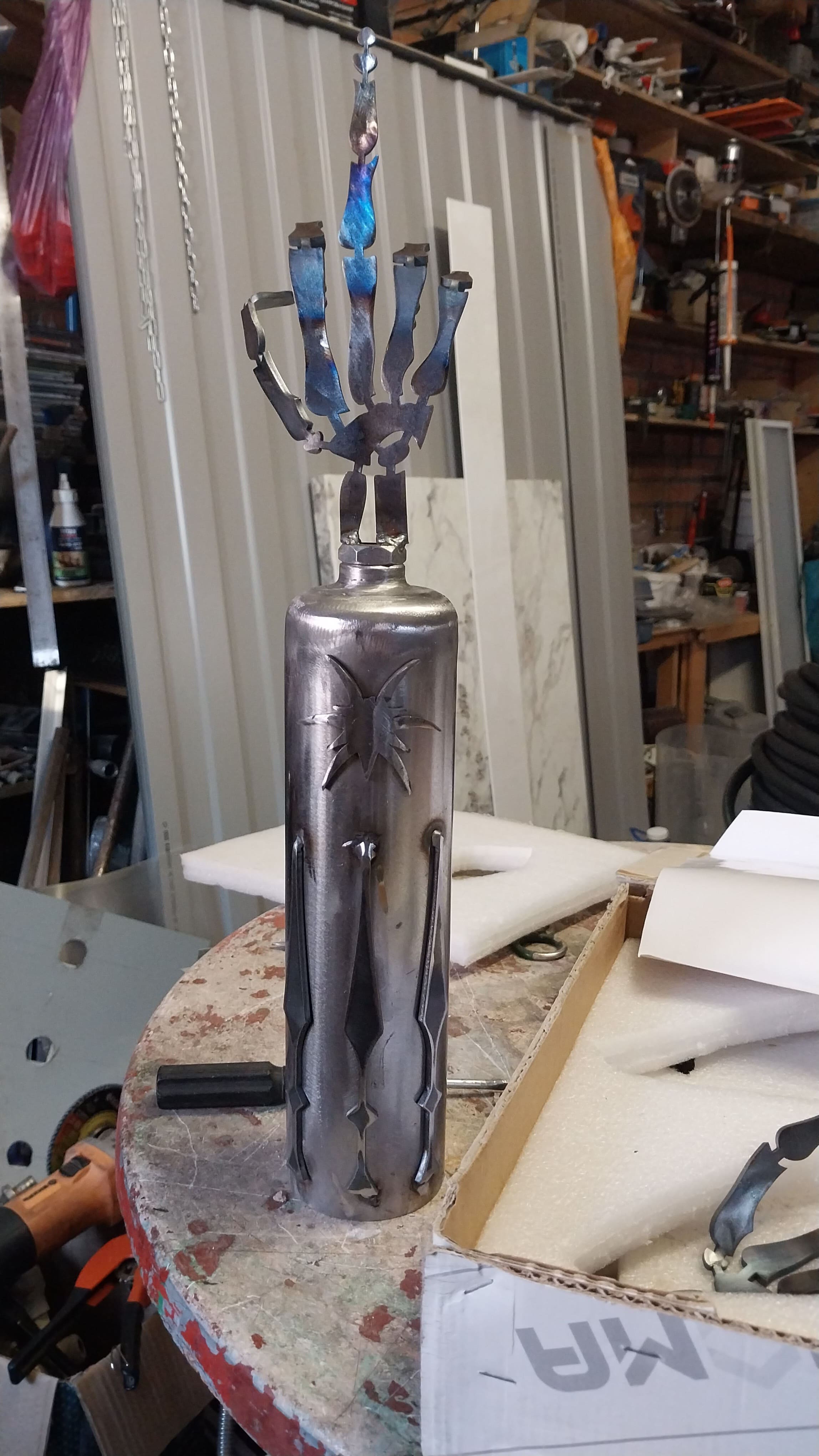 2296x4080, 568 Kb / Рука, фак, кисть, металл, из личного