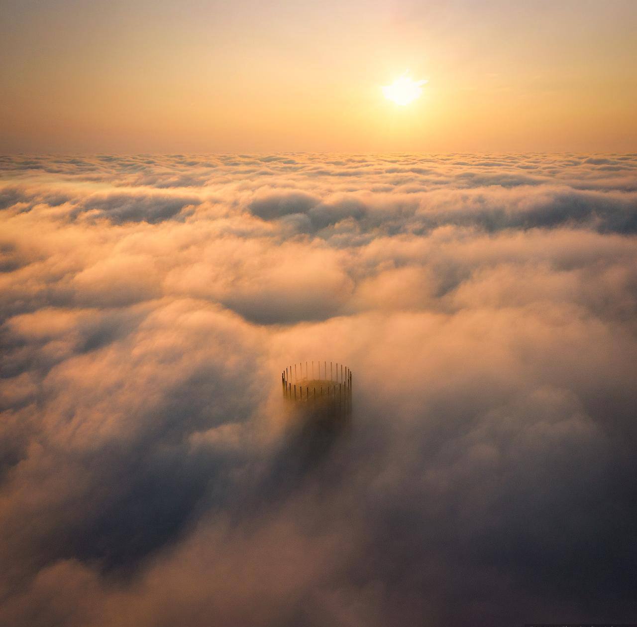 1280x1258, 96 Kb / екатеринбург,башня,исеть,туман, облака