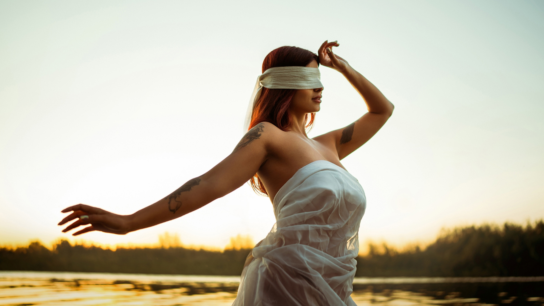 1824x1025, 367 Kb / тату, повязка, рыжик