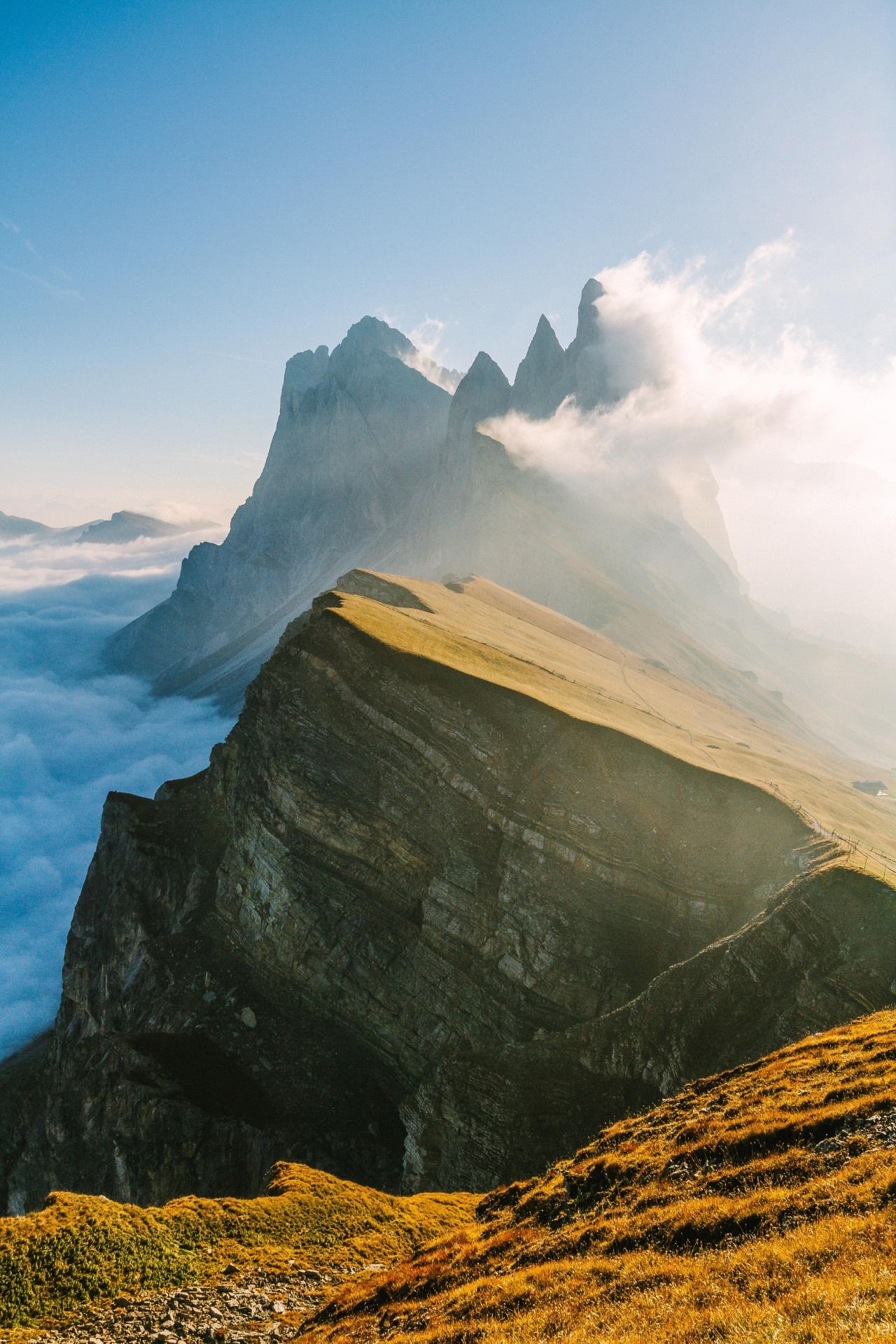 1280x1920, 358 Kb / горы, скалы, туман, облака