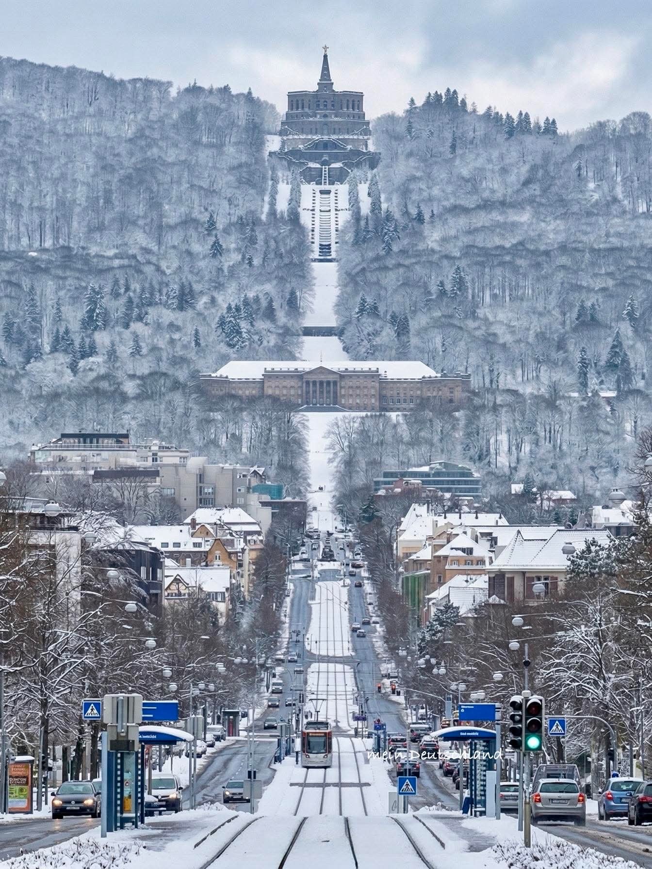 1344x1792, 529 Kb / Кассель, Kassel, Германия, горы, снег, трамвай