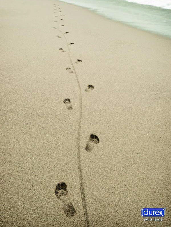 600x795, 89 Kb / durex, дюрекс, пляж, следы, песок, море
