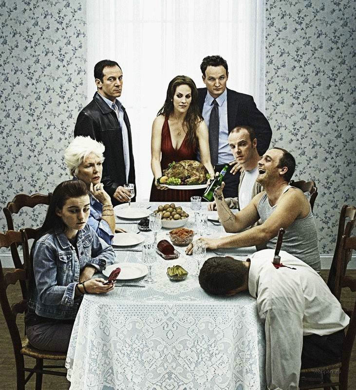 731x800, 165 Kb / утро, семья, завтрак, нож, труп