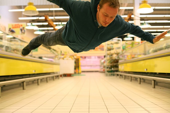 680x453, 71 Kb / падение, полет, супермаркет