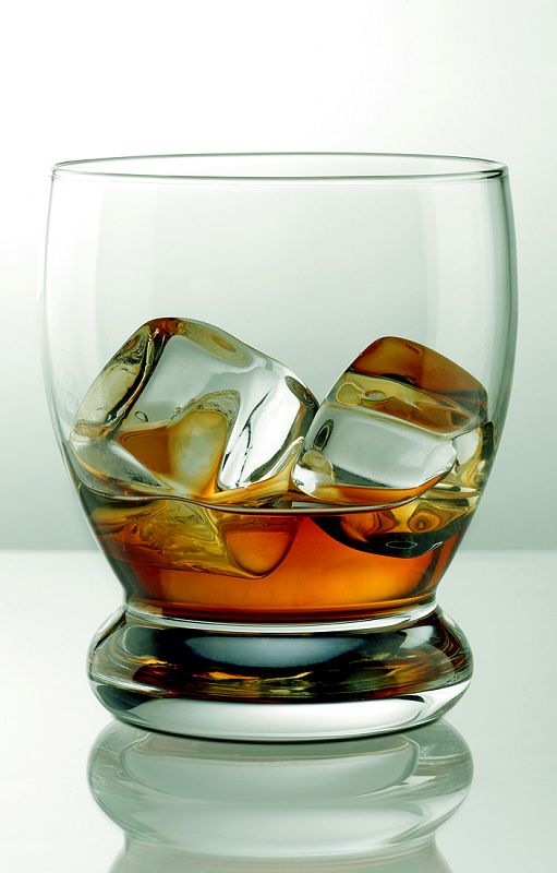 511x800, 47 Kb / виски, лед