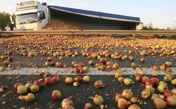 600x373, 97 Kb / фура, грузовик, яблоки