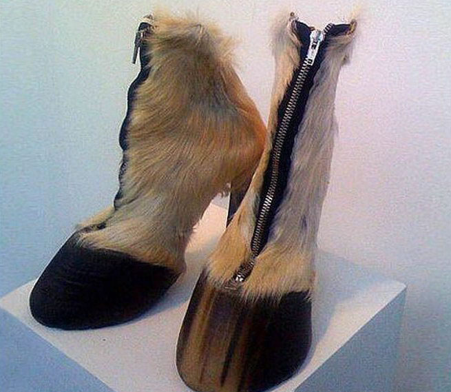 655x569, 106 Kb / сапоги, копыта, собчак