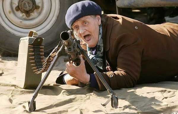 600x384, 42 Kb / бабка, пулемет