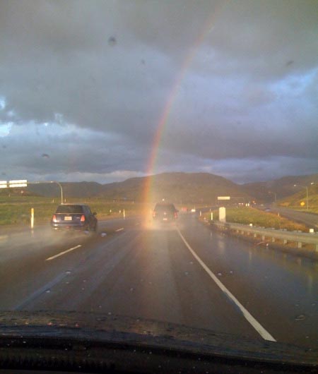 450x530, 48 Kb / радуга, авто, машины, дорога