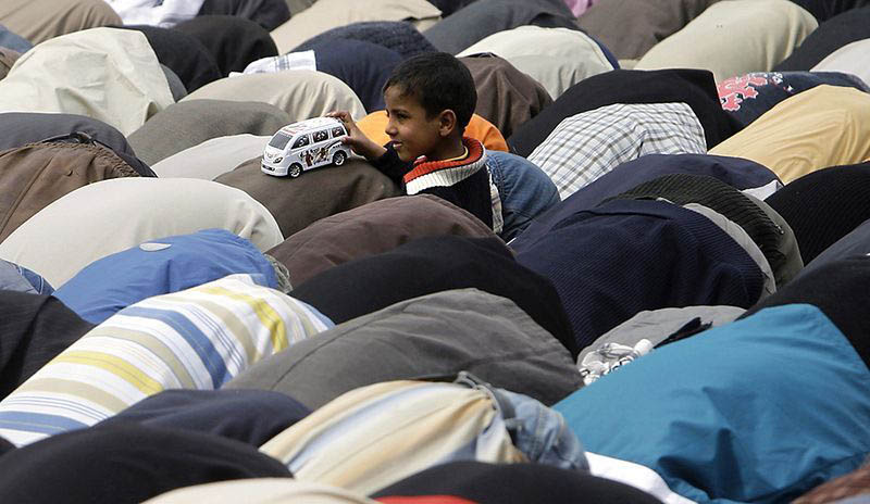 800x464, 101 Kb / мусульманин