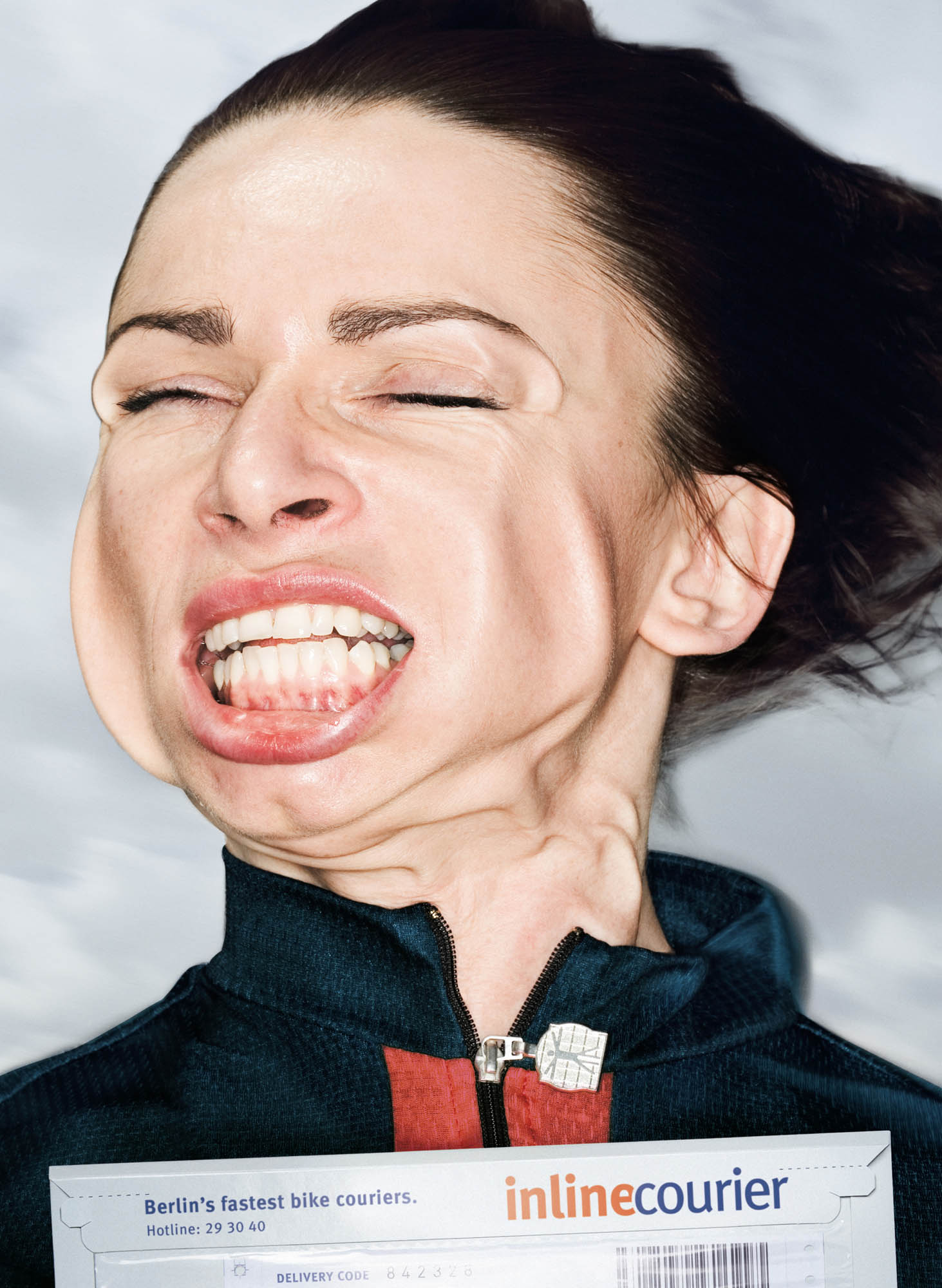 1463x2000, 292 Kb / реклама, курьер, ветер