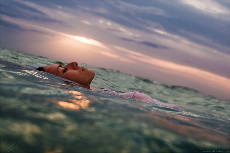 800x533, 107 Kb / океан, небо, лицо, сон