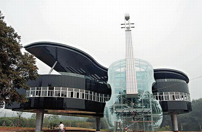 699x460, 104 Kb / дом, скрипка, рояль