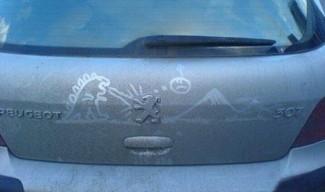 639x378, 53 Kb / пежо, динозавр, грязь, рисунок, багажник