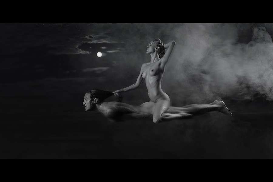 900x600, 166 Kb / ч/б, ведьма, такси, мужик, полёт