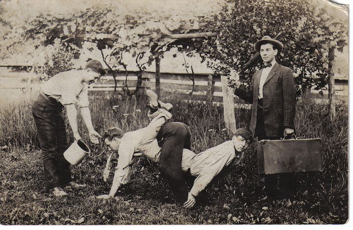 700x456, 116 Kb / ретро, ч/б, чемодан