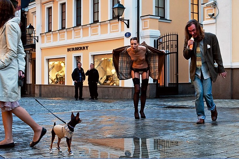 800x534, 136 Kb / эксгибиционистка