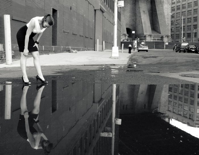 700x544, 61 Kb / лужа, ч/ю, отражение