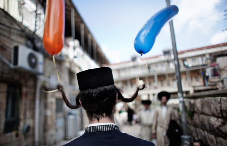 906x584, 130 Kb / пейсы, шарики