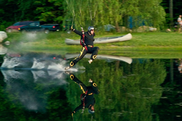 600x399, 95 Kb / swoop, crane, парашютист