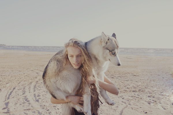 600x400, 82 Kb / собака, девушка