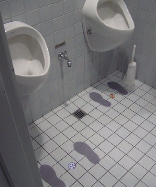 549x655, 77 Kb / писуар, следы, размер, порше, фольксваген