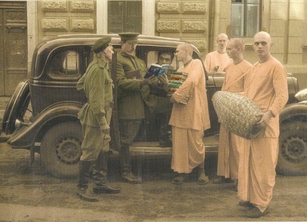 600x434, 106 Kb / кришнаиты, харинама, книги