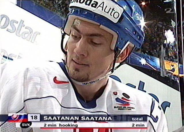 639x459, 97 Kb / дьявол, хоккеист