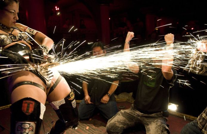 694x450, 61 Kb / искры