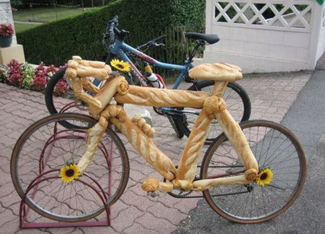 640x462, 86 Kb / велосипед, батон