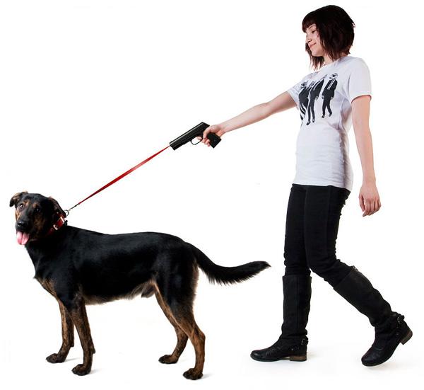 600x551, 58 Kb / поводок, пистолет