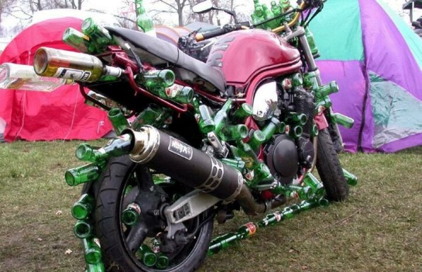 597x385, 82 Kb / мотоцикл, бутылки