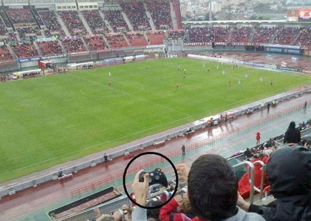 640x455, 74 Kb / футбол, игра, пульт