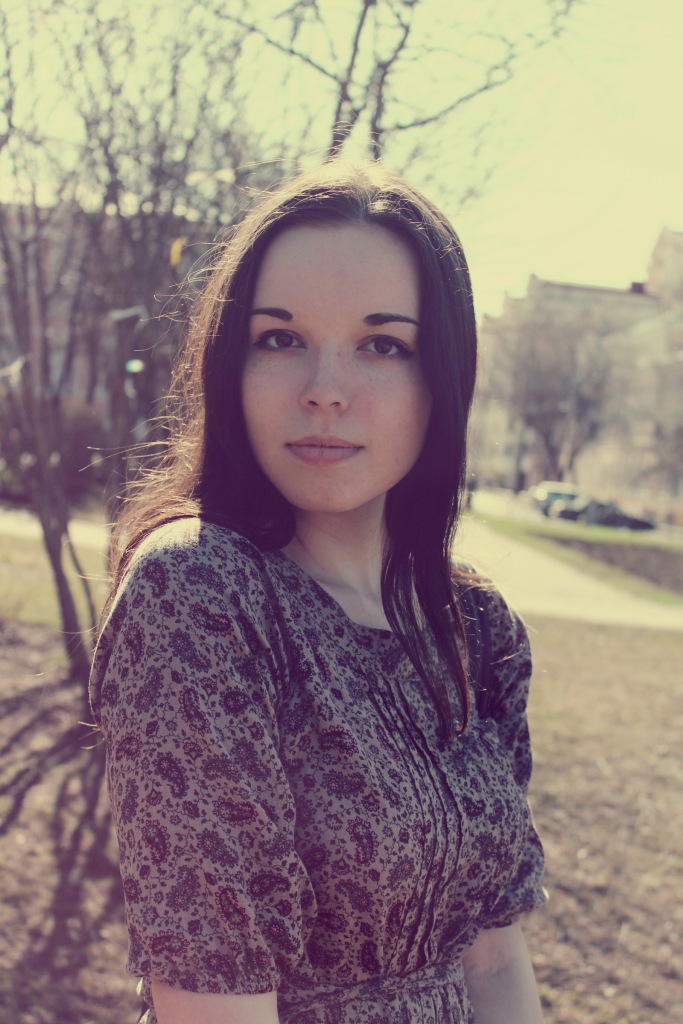 683x1024, 190 Kb / огурцы, брюнетка, брови