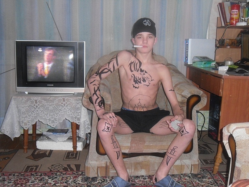 807x605, 156 Kb / посан, наколки, тюряга, обыгрался