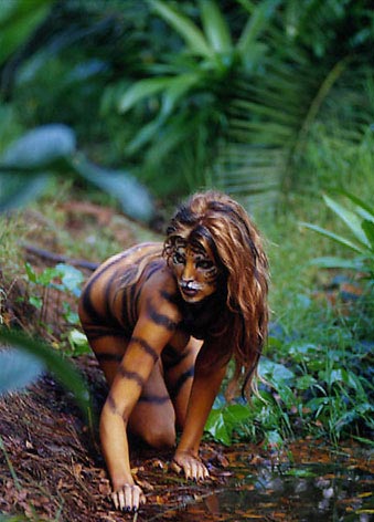 339x472, 38 Kb / ню, бодиарт, антропоморфизм, тигрица, джунгли