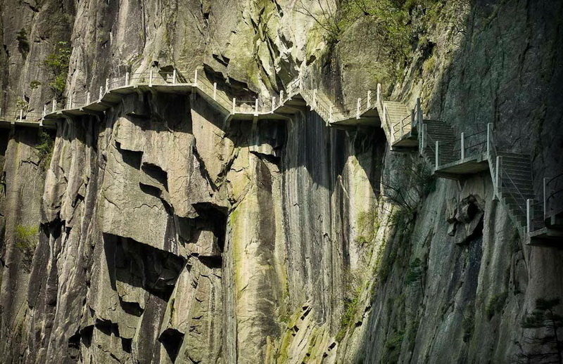 800x518, 236 Kb / скала, ступеньки