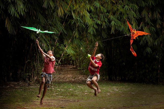 680x453, 85 Kb / воздушные змеи, вприпрыжку