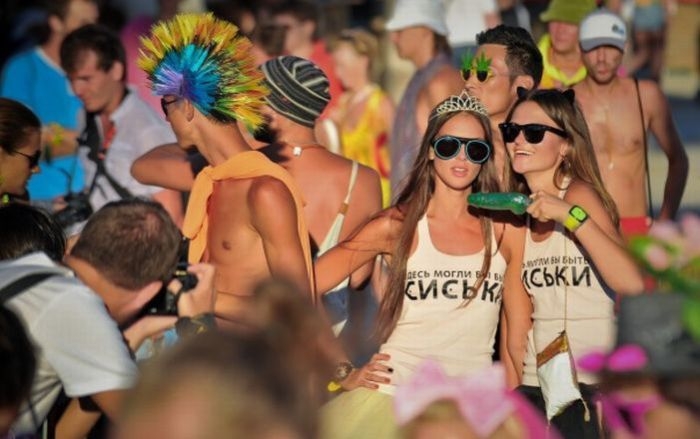 700x439, 152 Kb / ирокез, майка, здесь могли бы быть сиськи, казантип