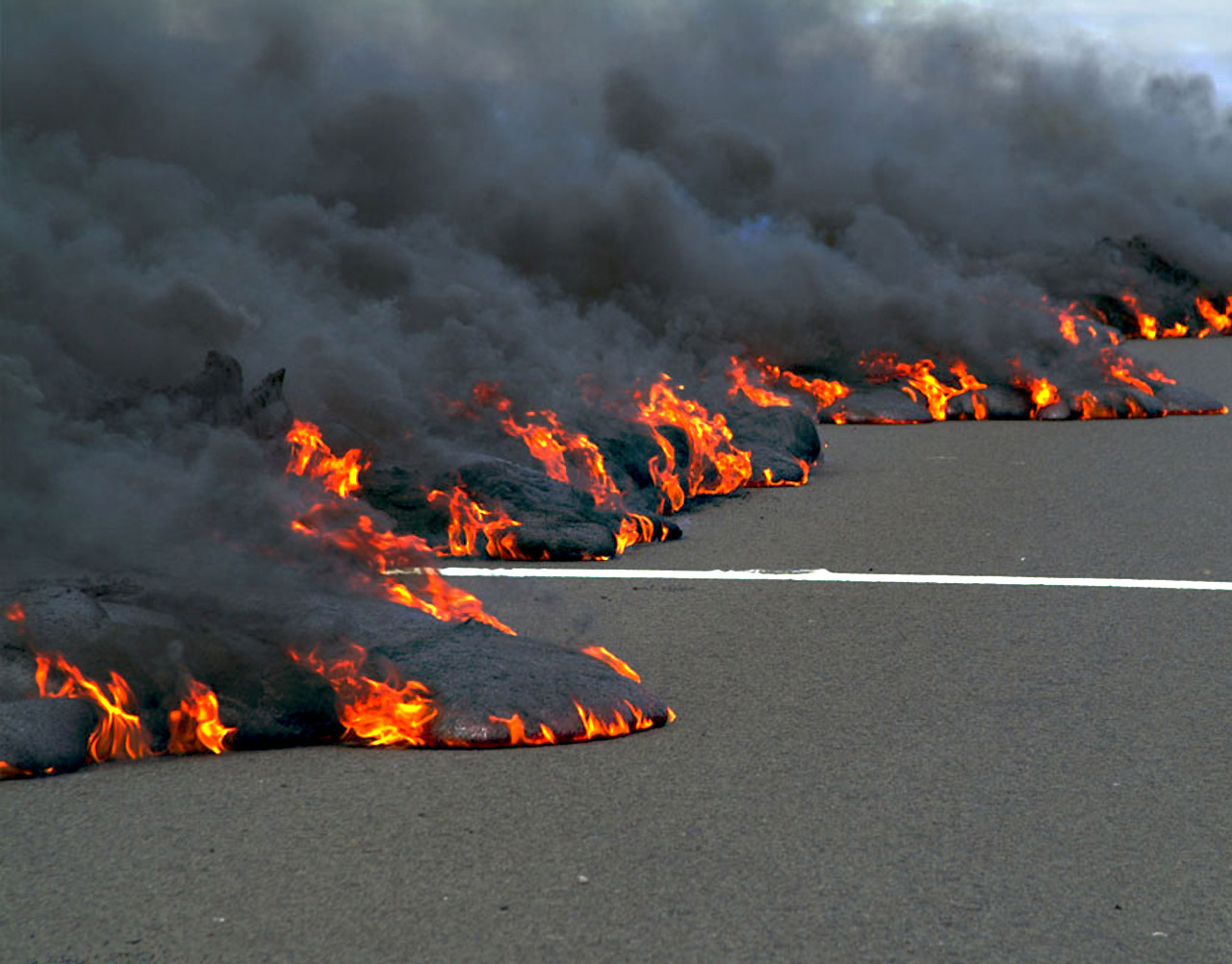 1280x1002, 242 Kb / лава