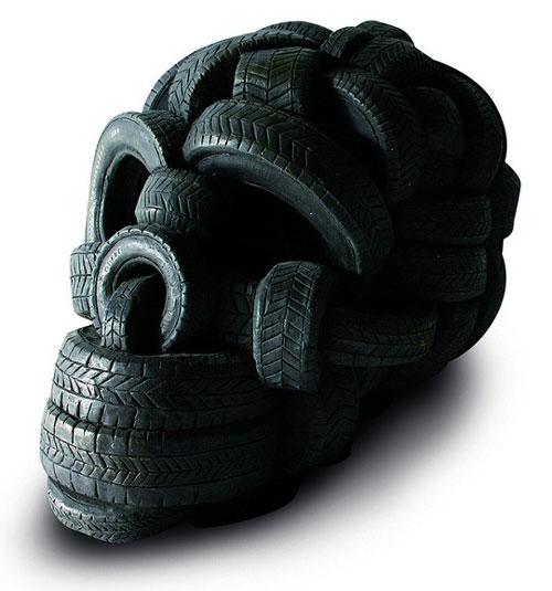 500x535, 33 Kb / покрышки, шины, череп, скульптура